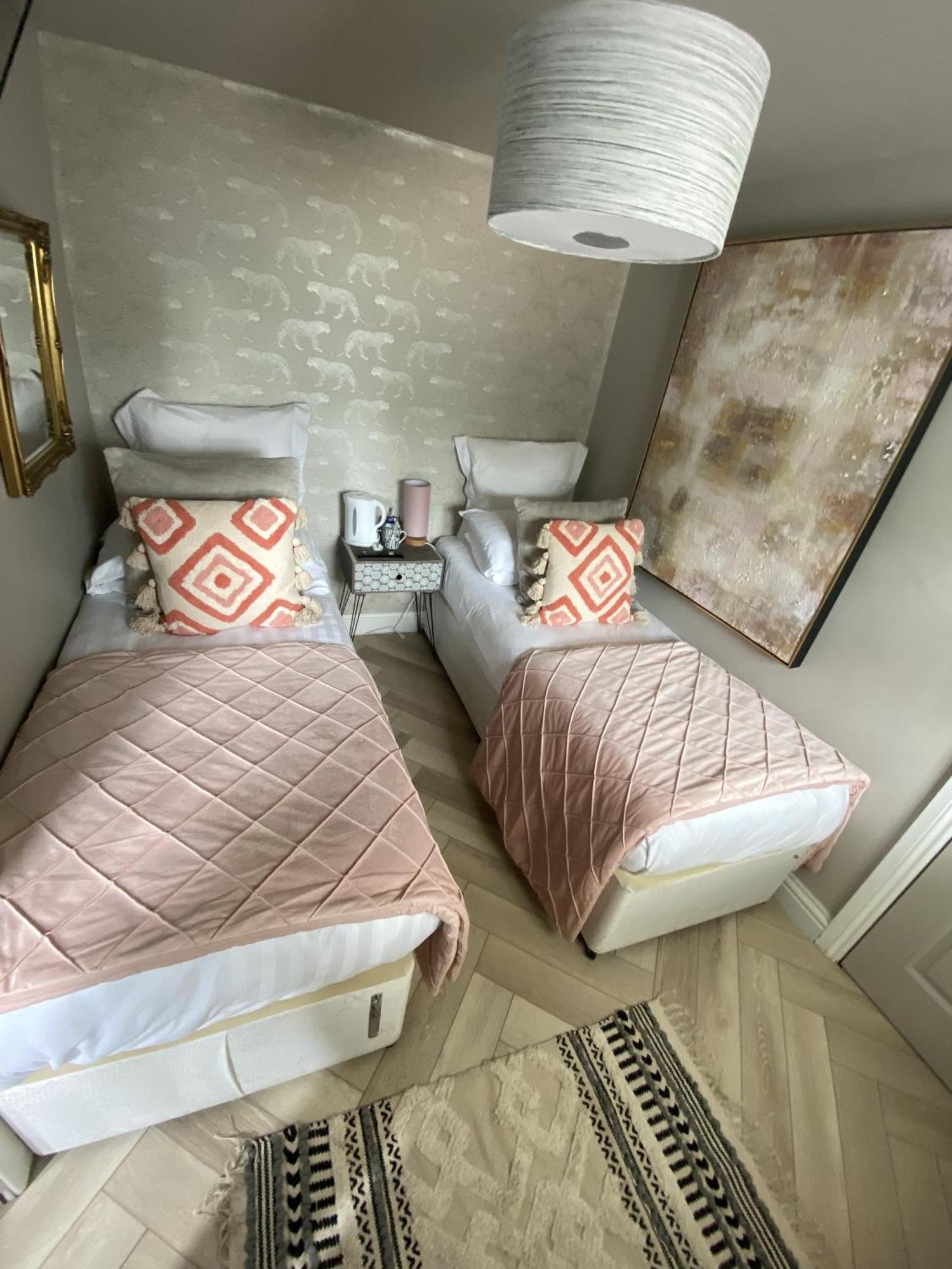 Maison Claire Честер Экстерьер фото