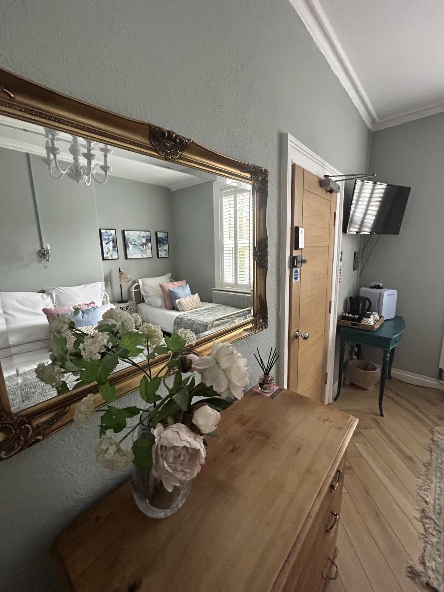 Maison Claire Честер Экстерьер фото